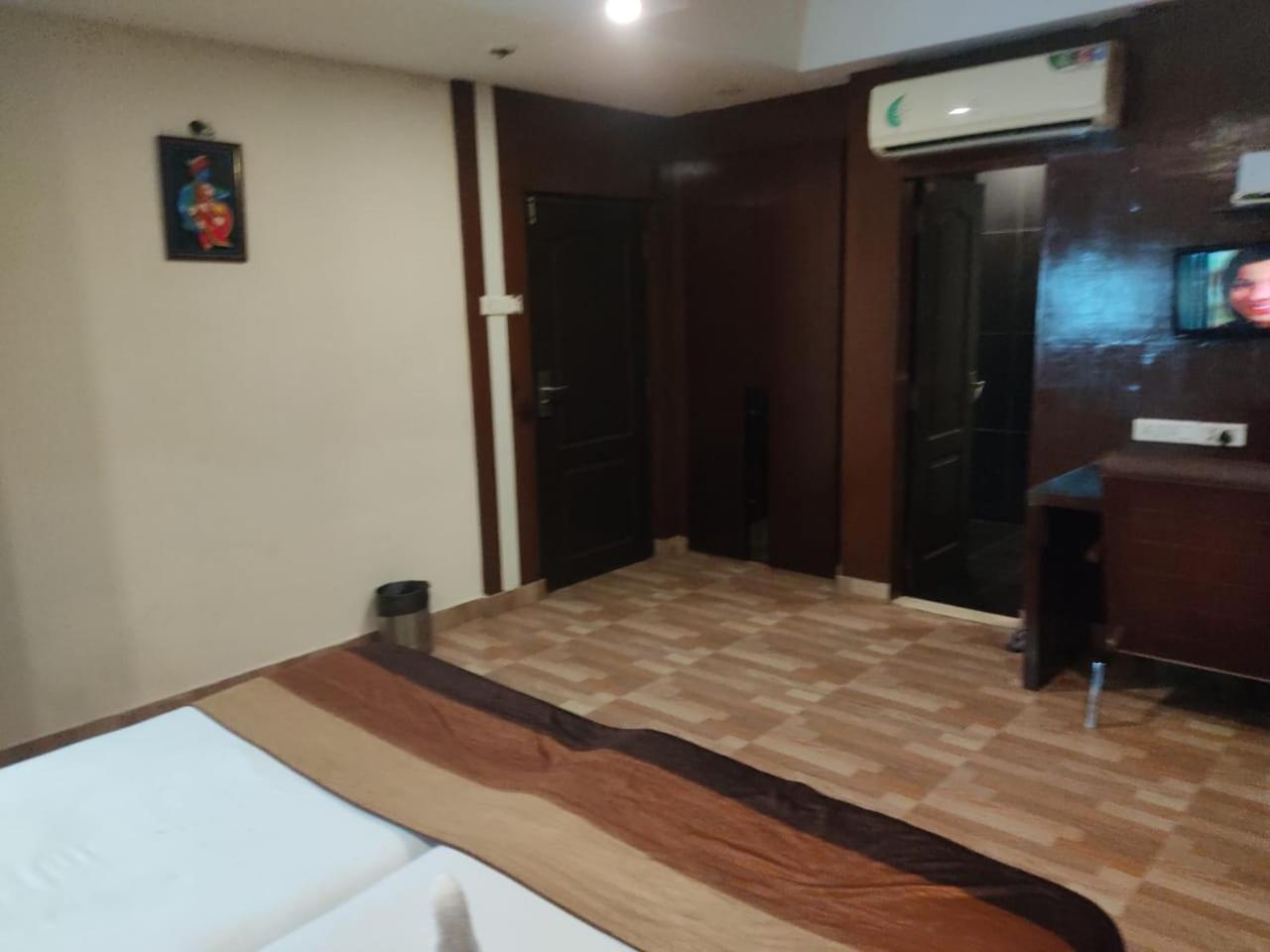 Hotel Ambassador Chocolate Inn Kalyani エクステリア 写真