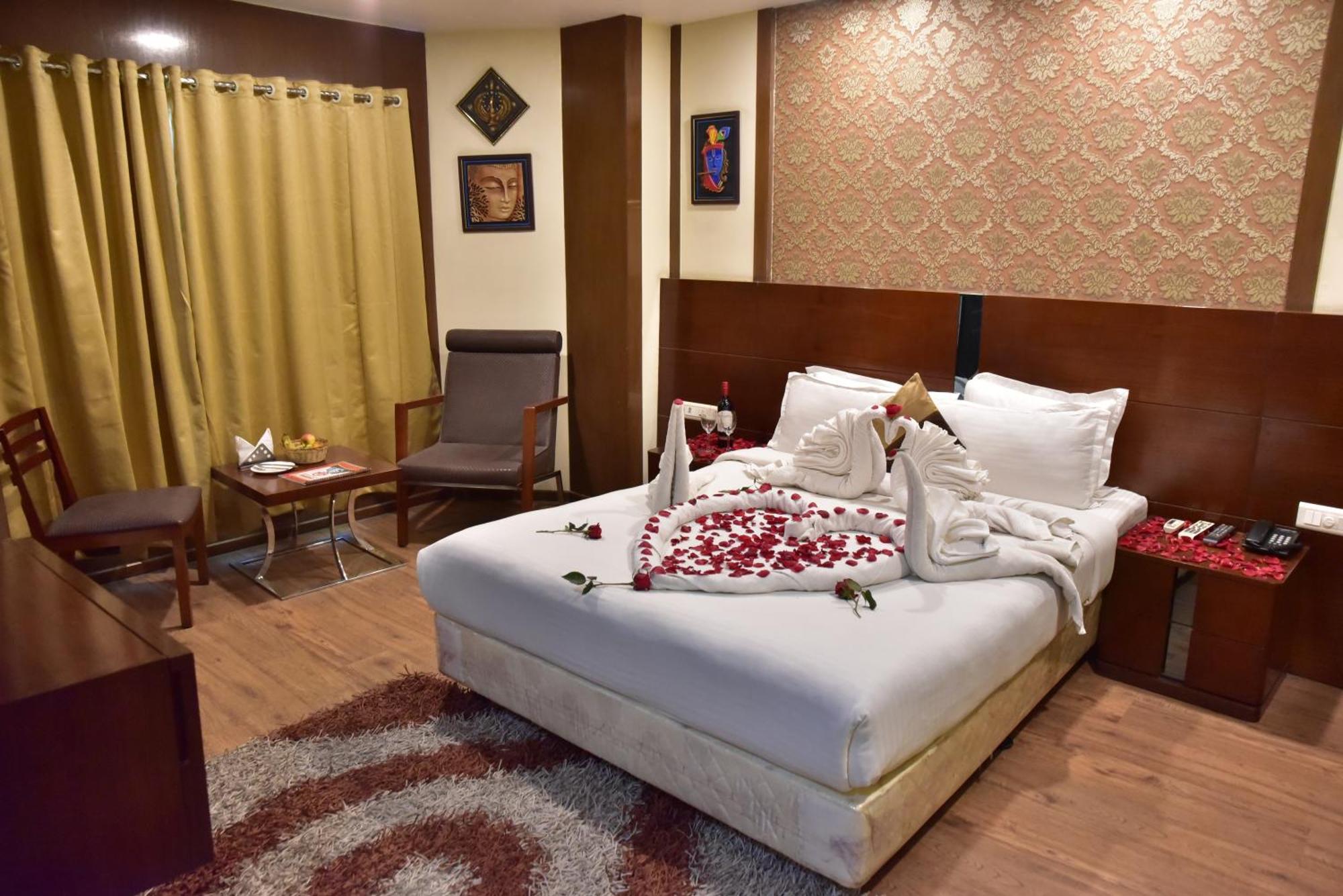 Hotel Ambassador Chocolate Inn Kalyani エクステリア 写真