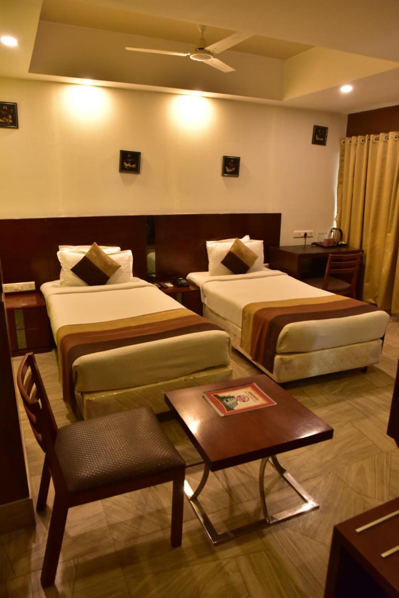 Hotel Ambassador Chocolate Inn Kalyani エクステリア 写真
