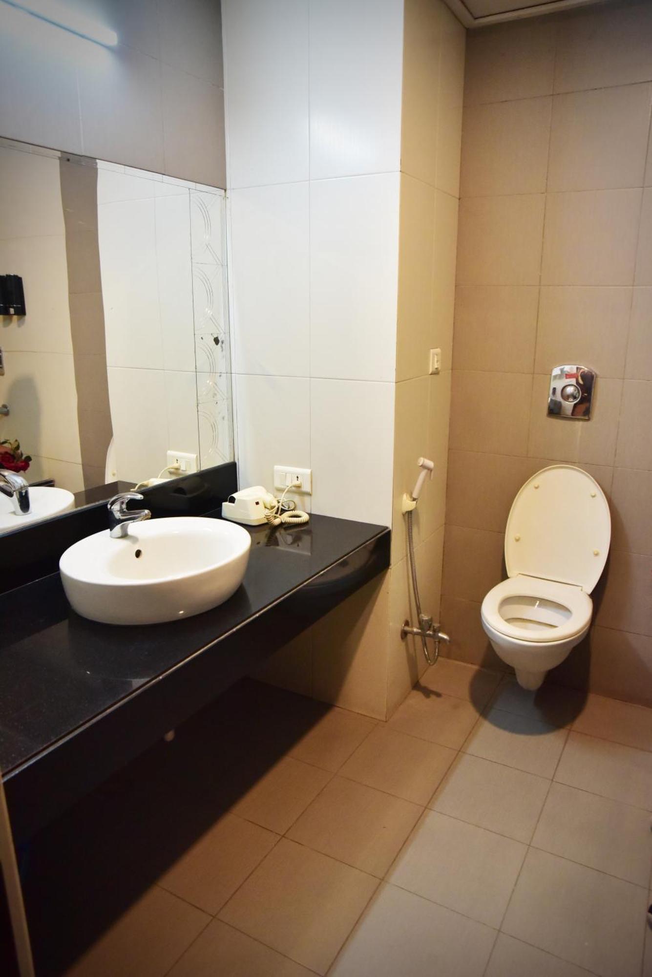 Hotel Ambassador Chocolate Inn Kalyani エクステリア 写真