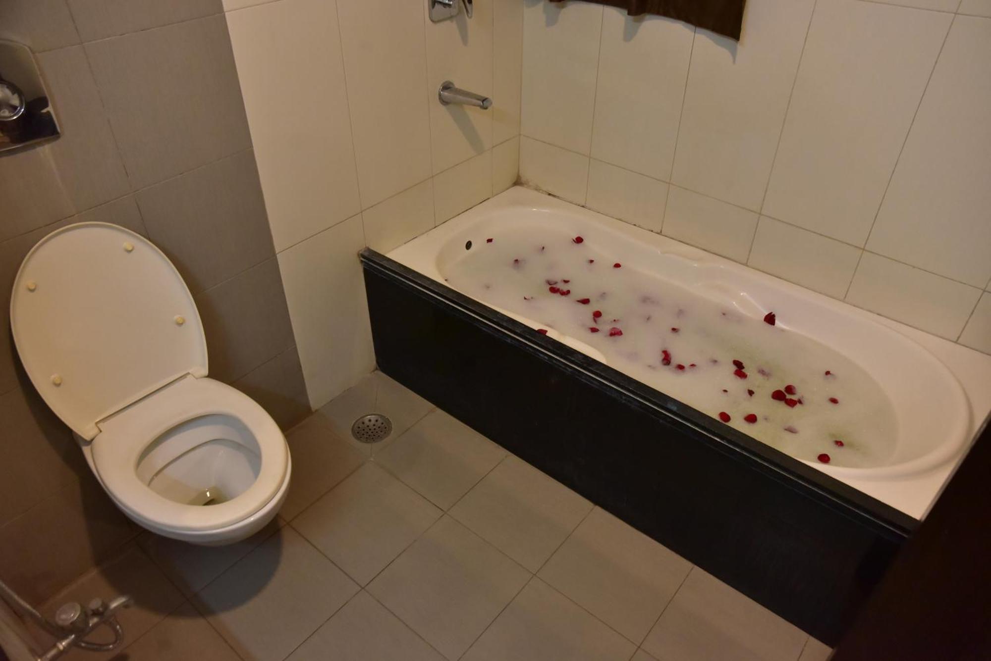 Hotel Ambassador Chocolate Inn Kalyani エクステリア 写真