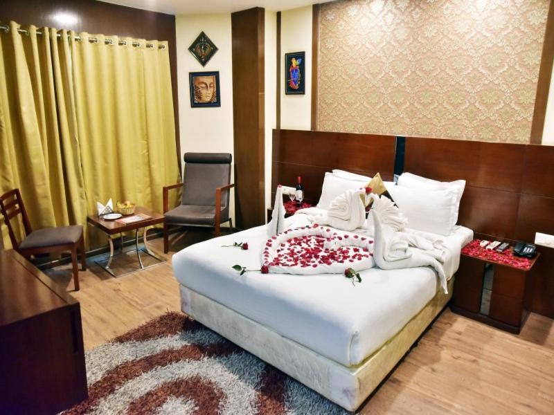 Hotel Ambassador Chocolate Inn Kalyani エクステリア 写真